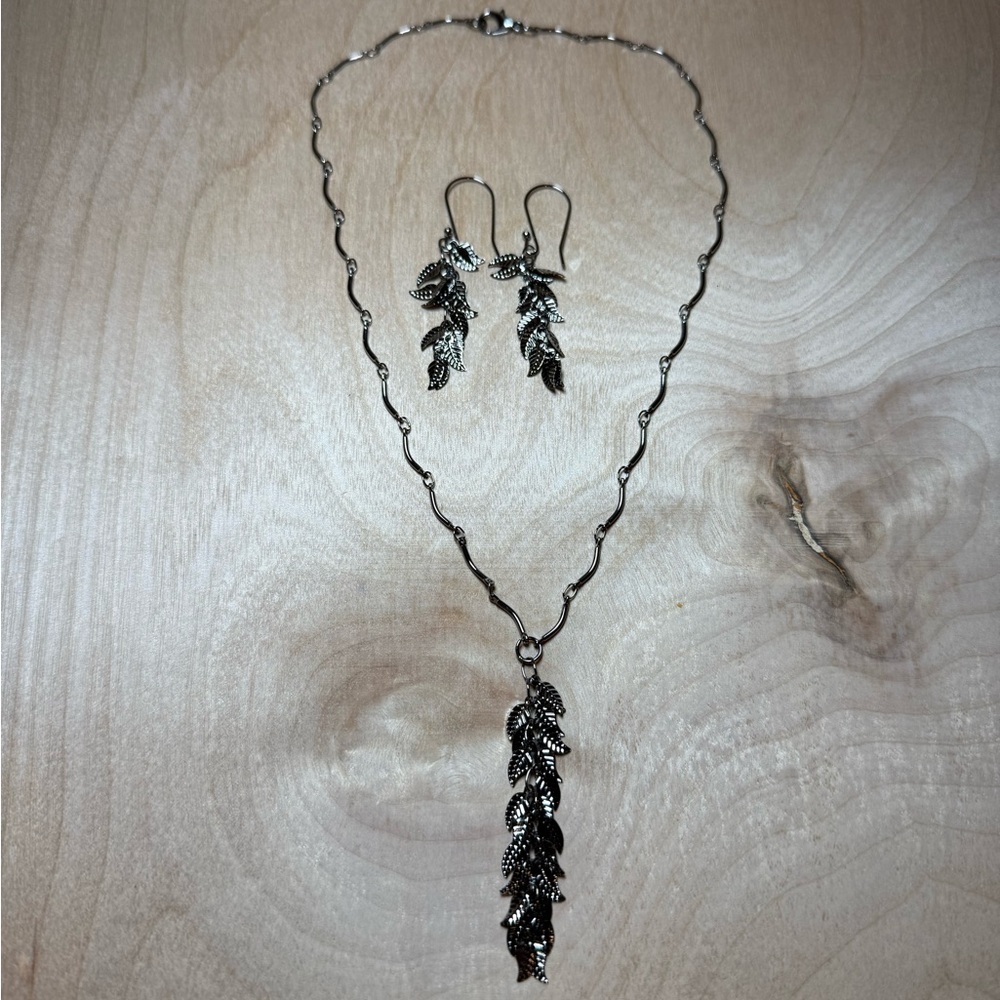 Elegant Gunmetal Leaf Jewelry‎ Set